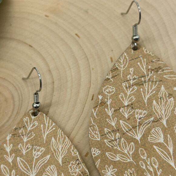 5/$25 Cork on Genuine Leather Tan Floral Teardrop Lightweight Earrings - Picture 3 of 4